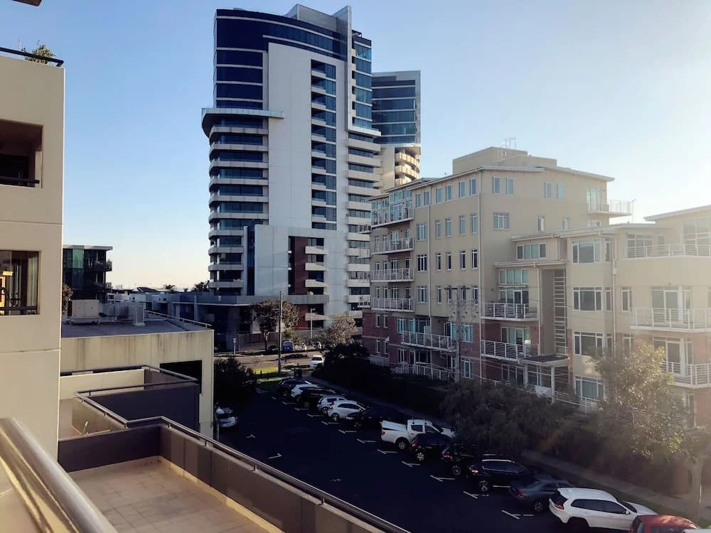 Port Melbourne Beach Front Apartment - photo 13