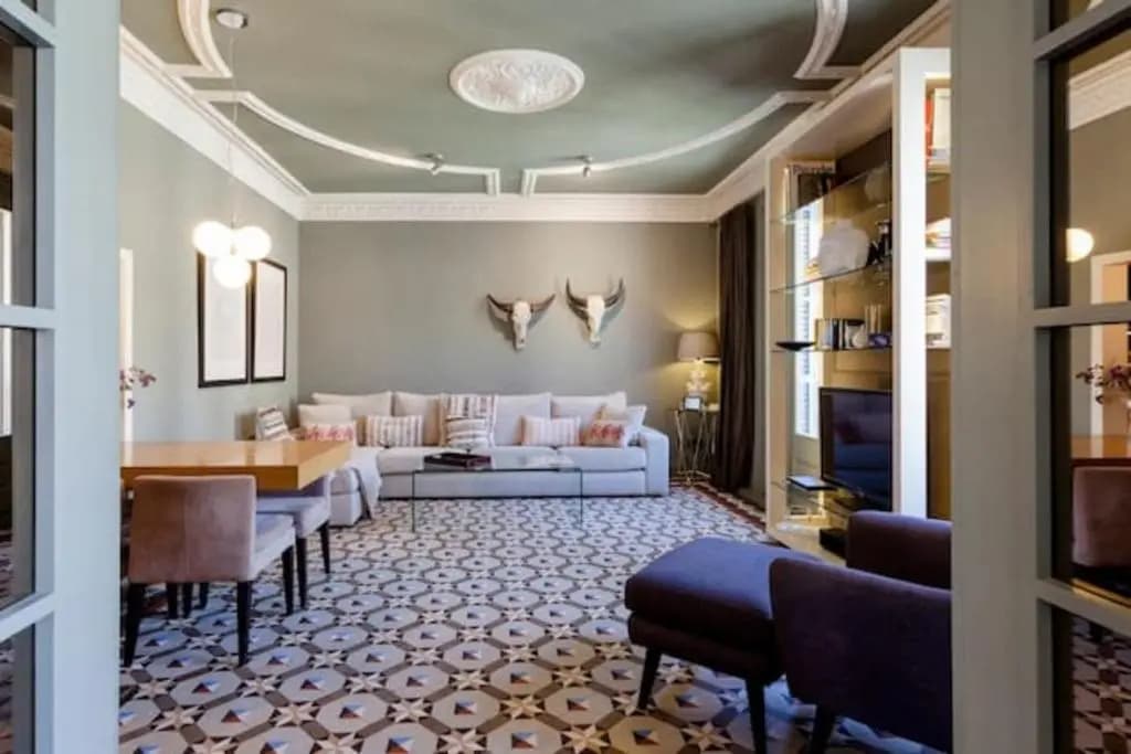 Unique Rentals Luxurious Oasis - photo 10