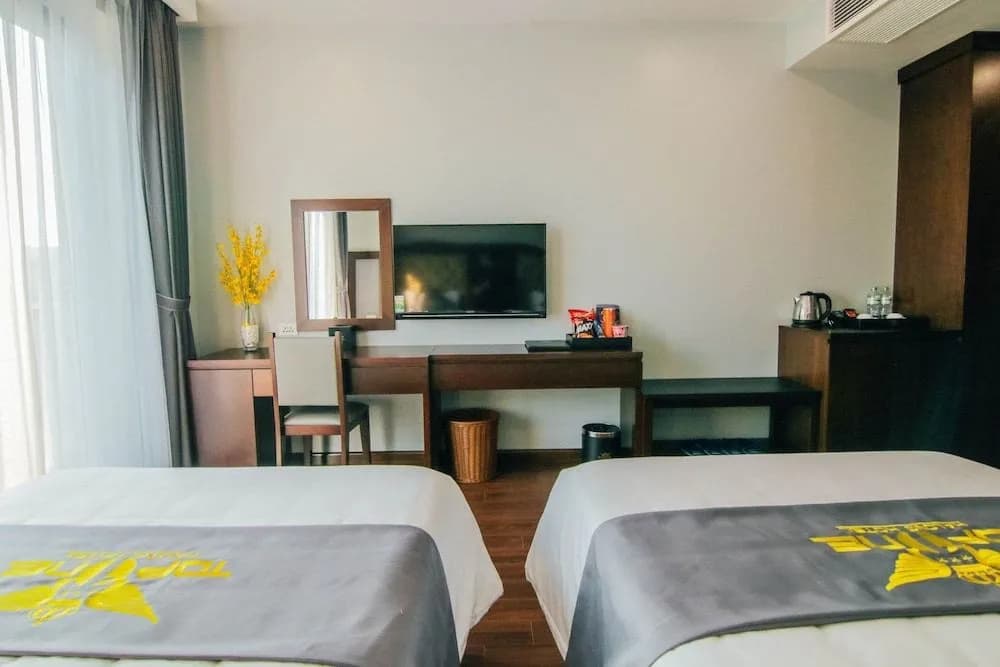 Top One Halong Hotel - photo 3