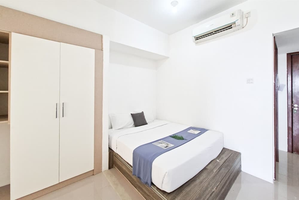 Studio Apartment Near Bojong Indah Station At Vittoria Residence - photo 11
