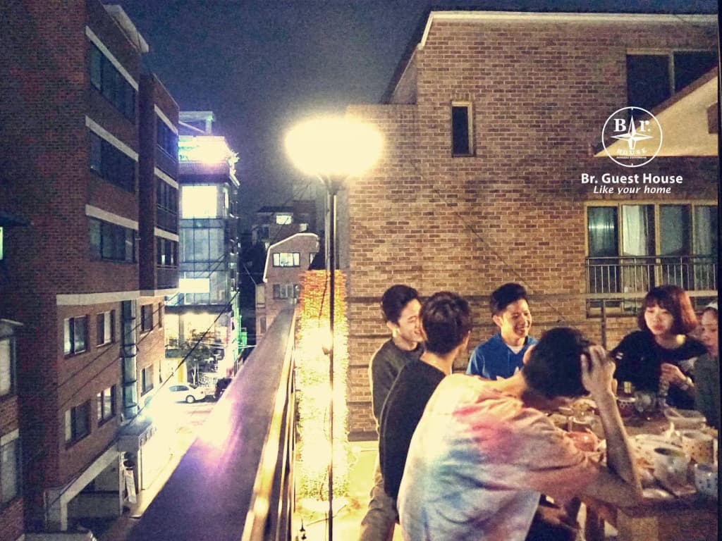 Br. Guesthouse Hongdae - photo 17