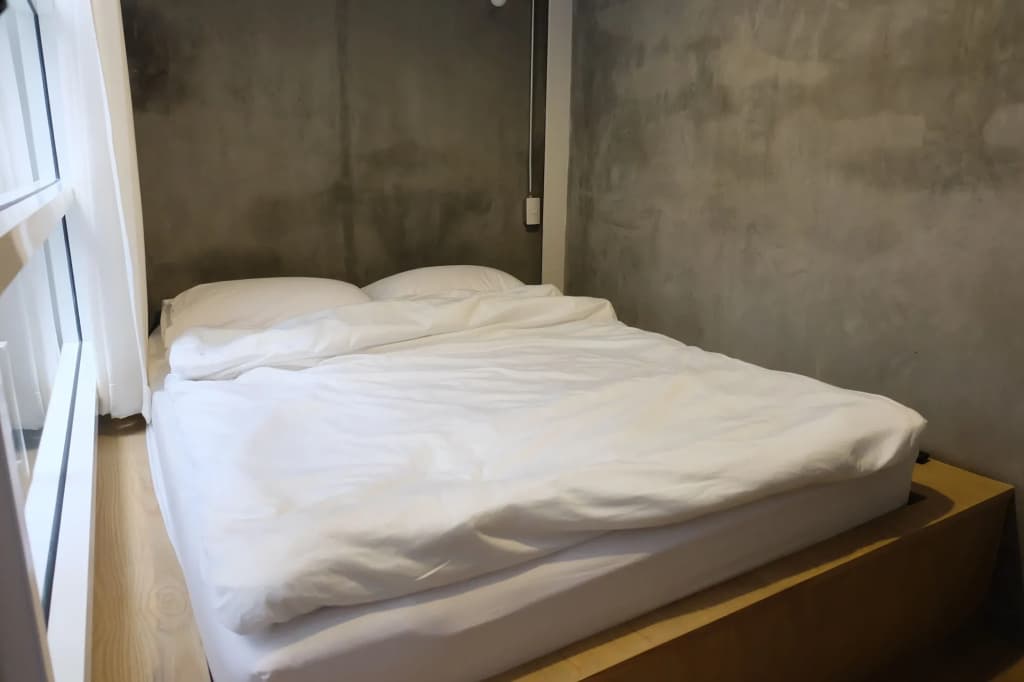 On the bed Hostel - photo 7
