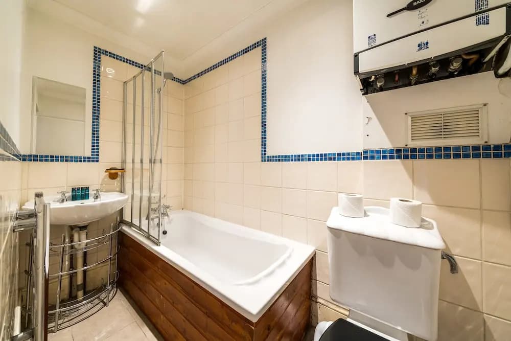 Old Street Apartments - photo 9