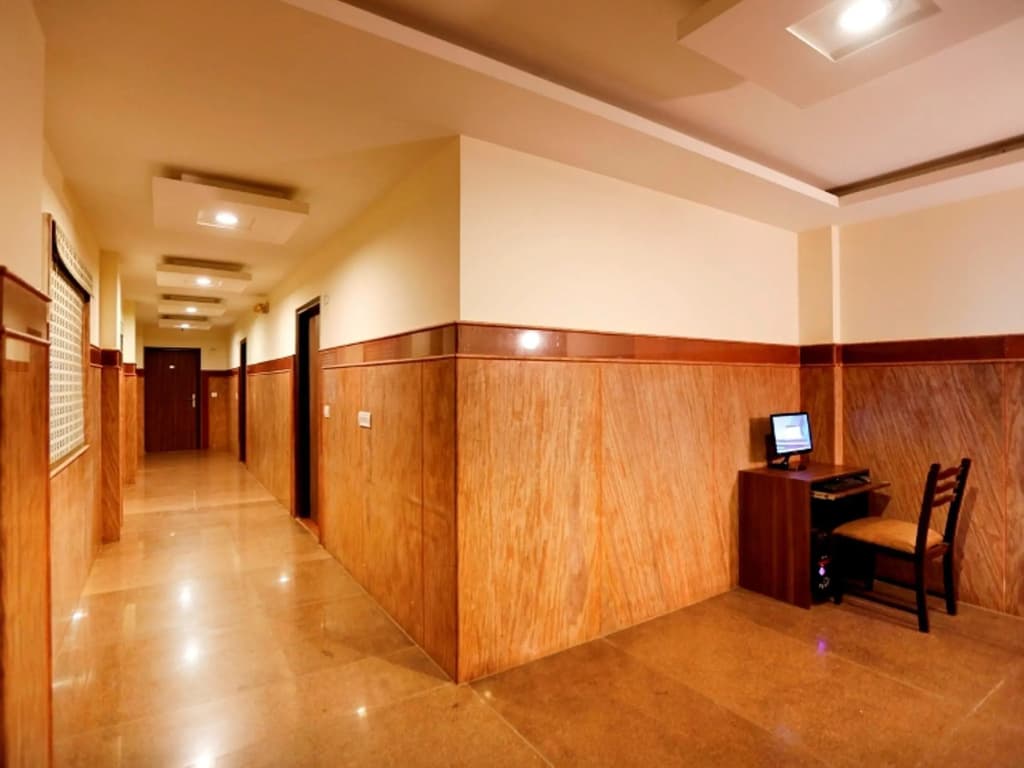 OYO 484 RTS Hotel - photo 2