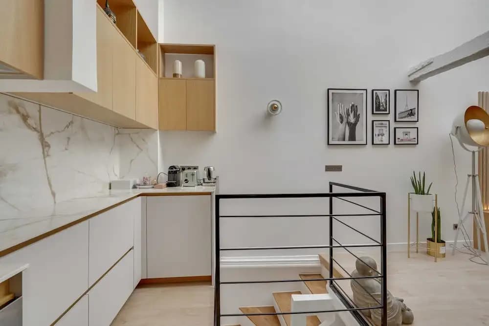 Historical Apartment in the Heart of Paris - 4 - photo 10