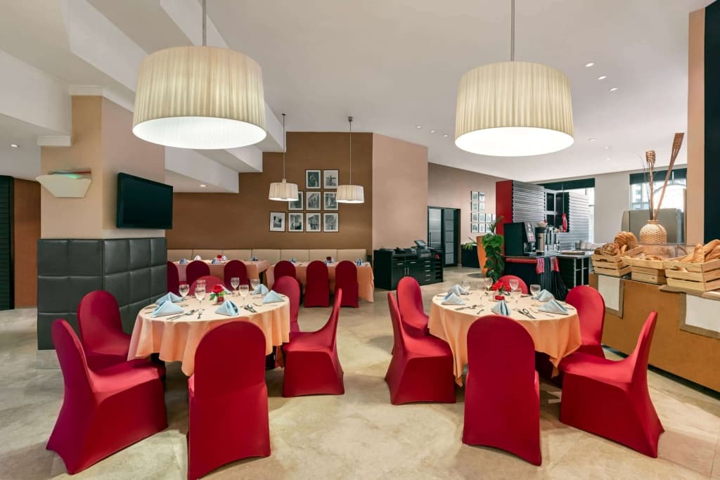 Ramada Plaza by Wyndham Dubai Deira - photo 19