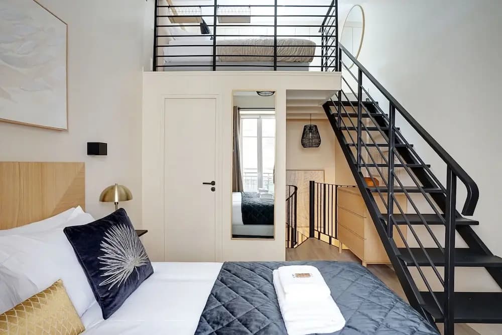 Cottage With 2 Rooms in Batignolles - photo 2