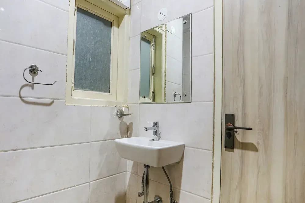 Fabhotel Taugan Inn - photo 10