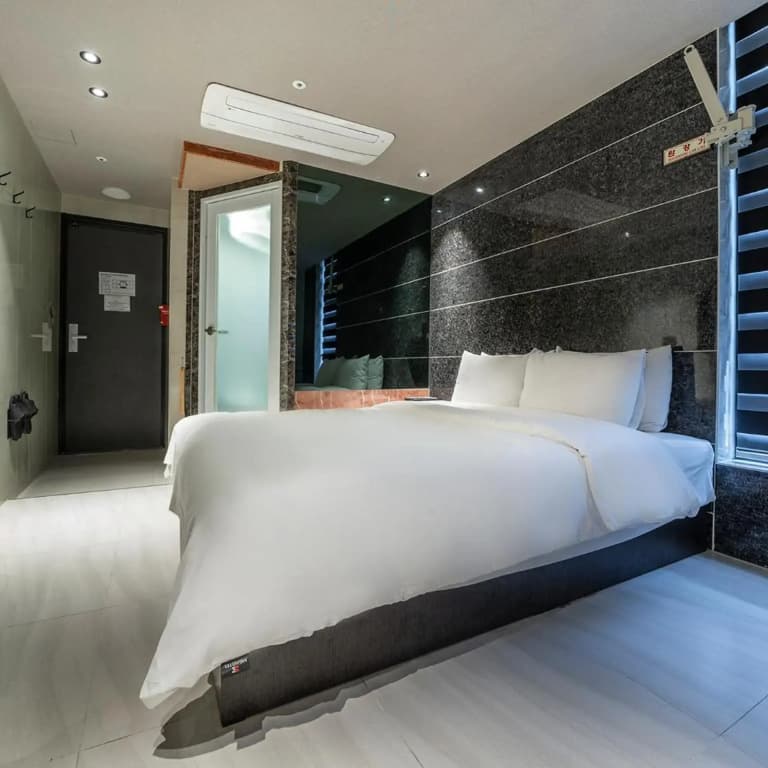 MG Hotel Jonggak - photo 22