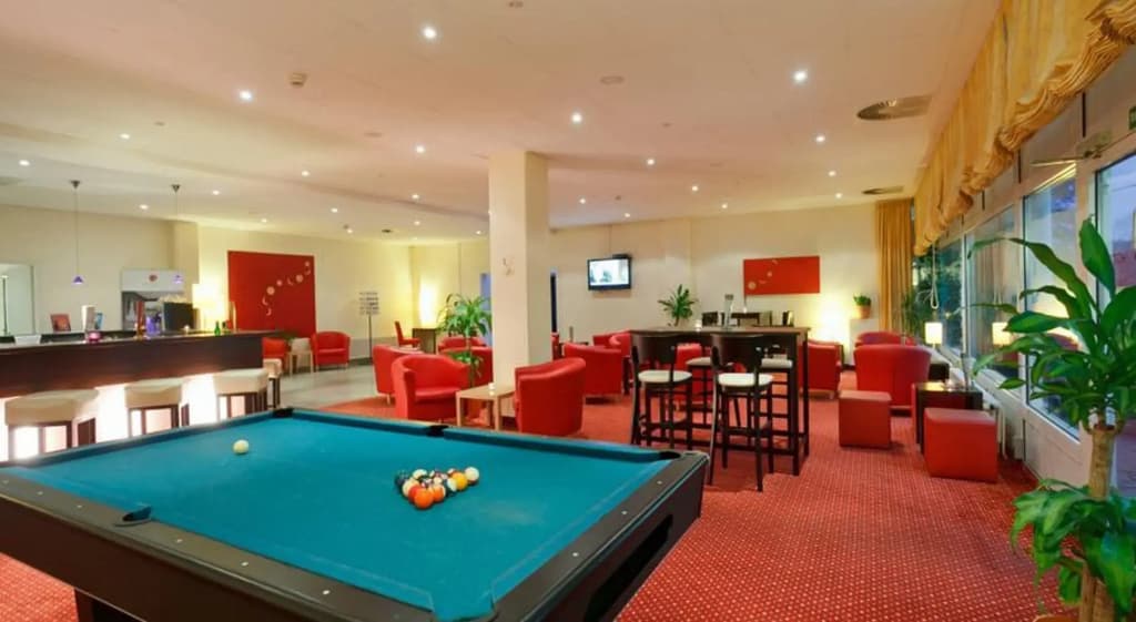 Premier Inn Berlin City Süd - photo 22