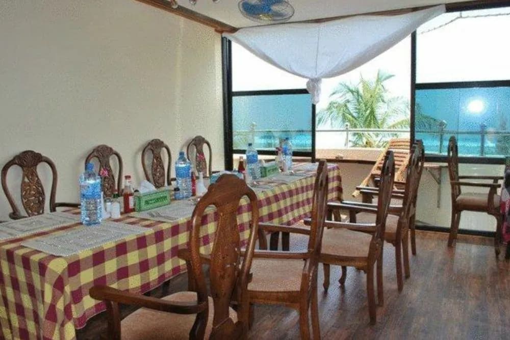 Loona Hotel - photo 20