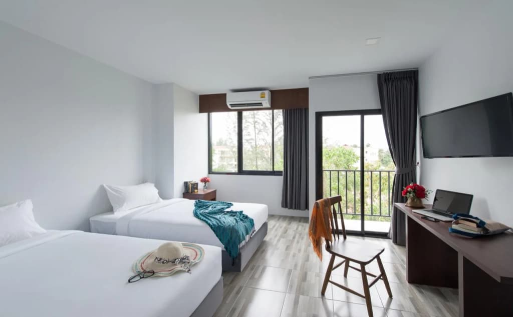 The Sixteenth Surin Beach Hotel - photo 17