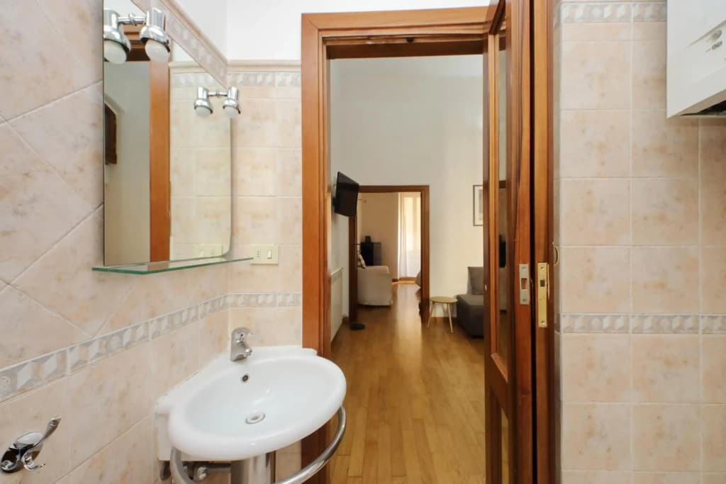Vatican Spacious Modì Apartment - photo 22