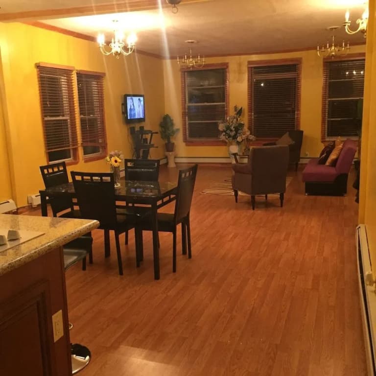 NYC 3 Bedroom Haven - photo 15