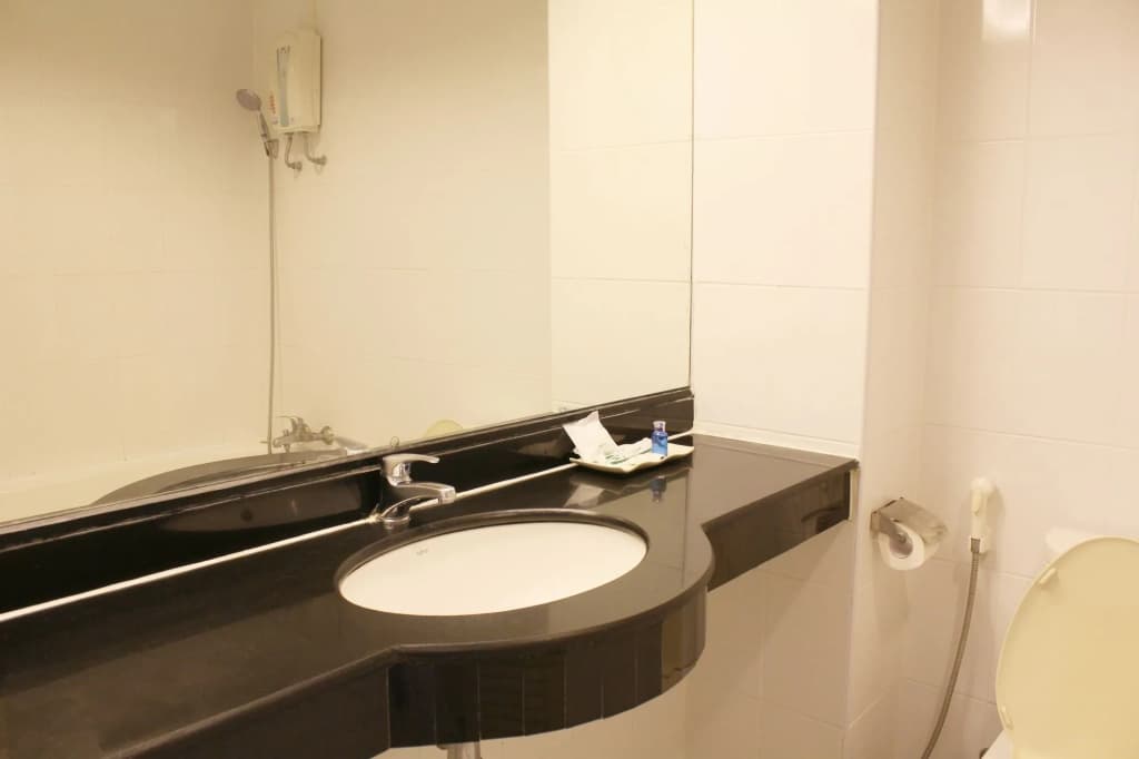 Romance Hotel Srinakarin - photo 8
