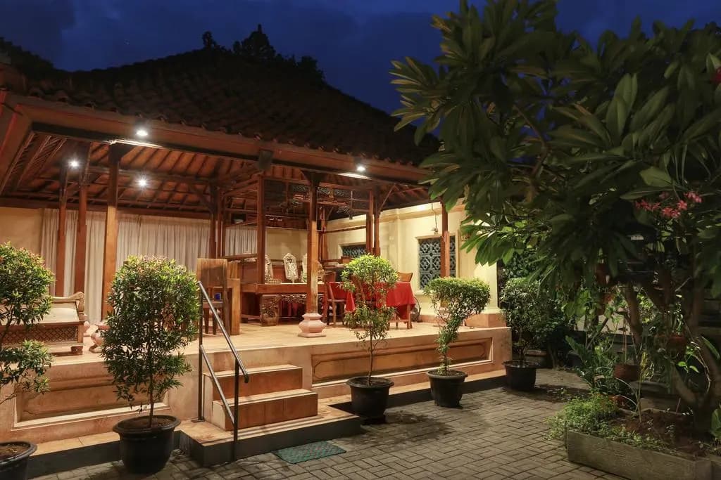 Hotel Intansari - photo 16