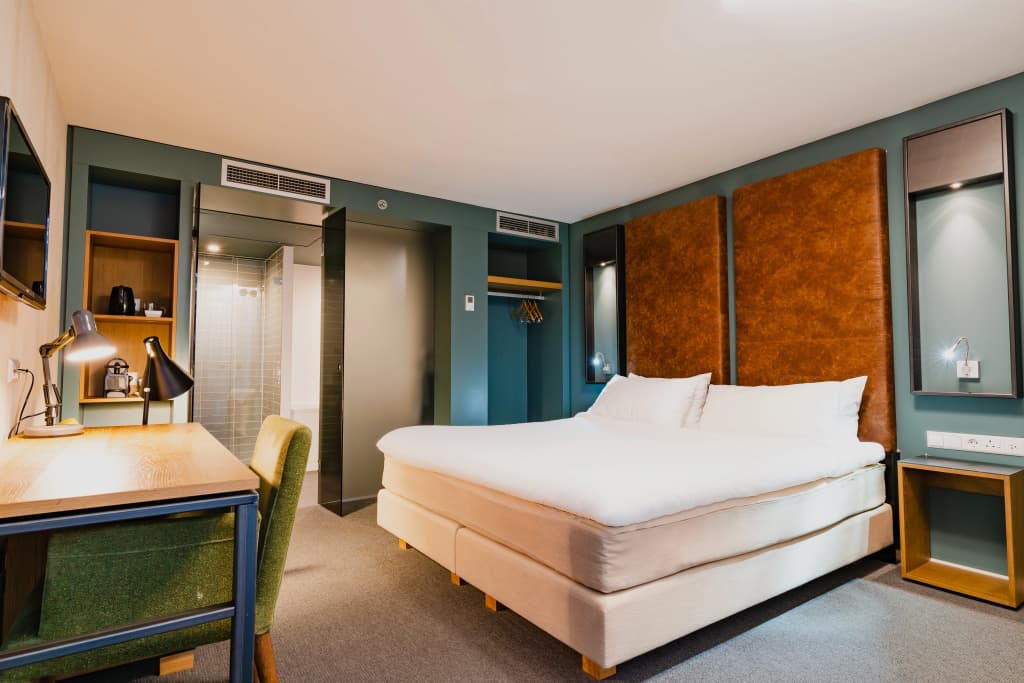 Hotel De Hallen - photo 32