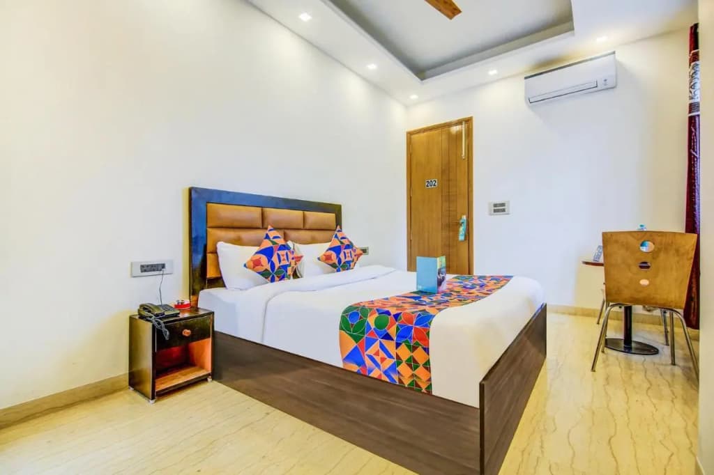 Fabhotel Floyd - photo 4