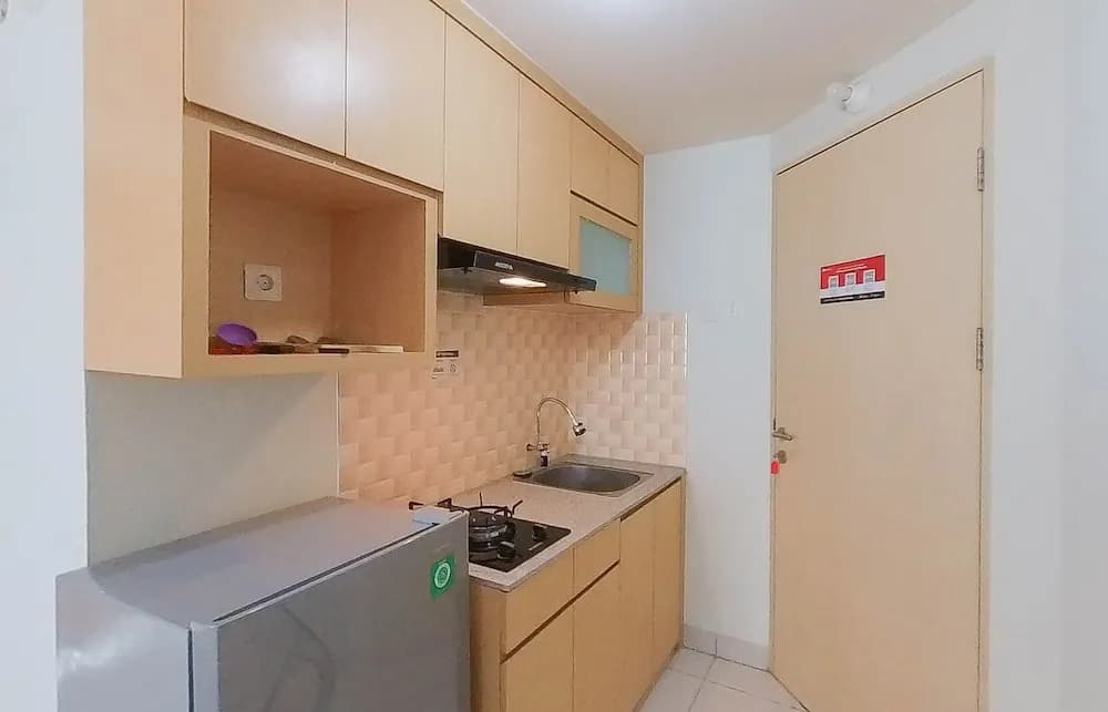 Nice And Comfy Studio At Amethyst Apartment - photo 7
