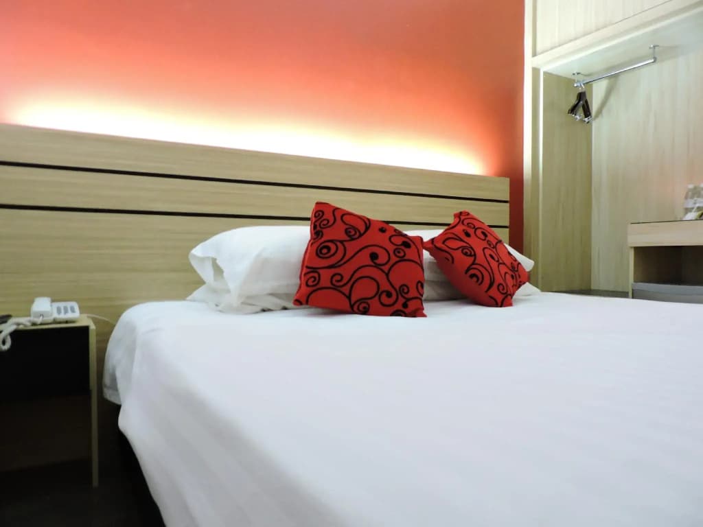 The Blanket Hotel - photo 4