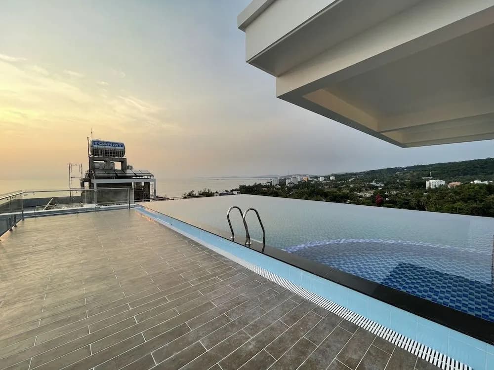 Night Sea Hotel - photo 29