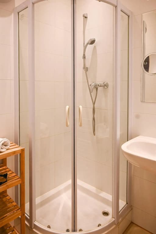 Bright Apartment Mariahilf - photo 7