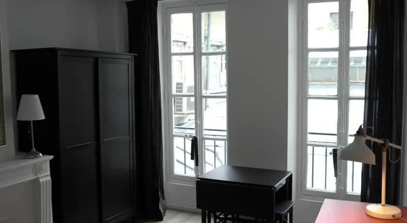 Appartement Archives- Hotel De Ville- Le Marais - photo 1