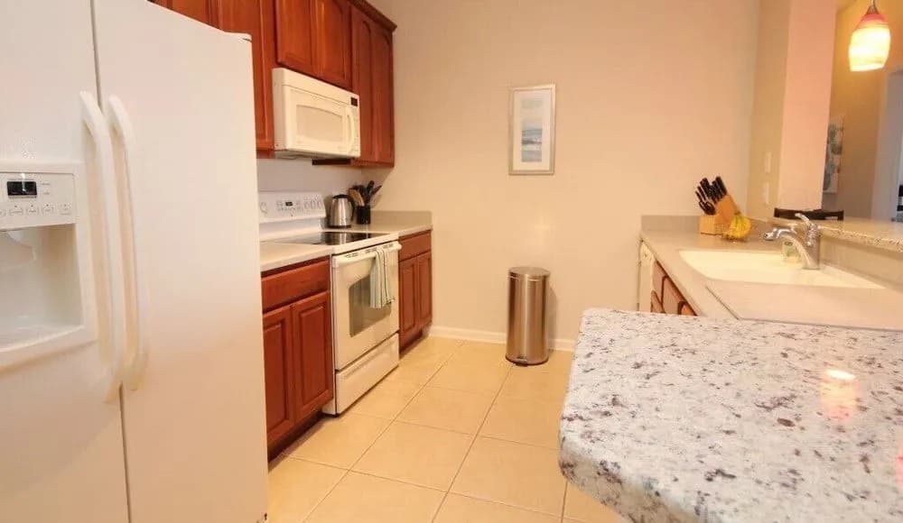 Executive Penthouse 3 Bedroom Condo by RedAwning - photo 11