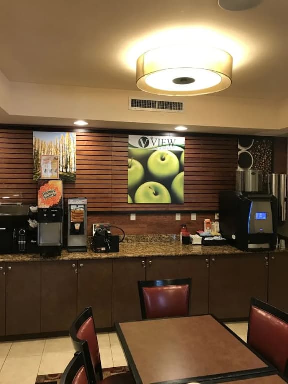 La Quinta Inn & Suites JFK Airport - photo 20