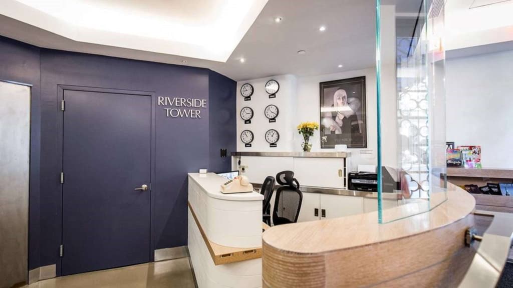 Riverside Tower Hotel - photo 2