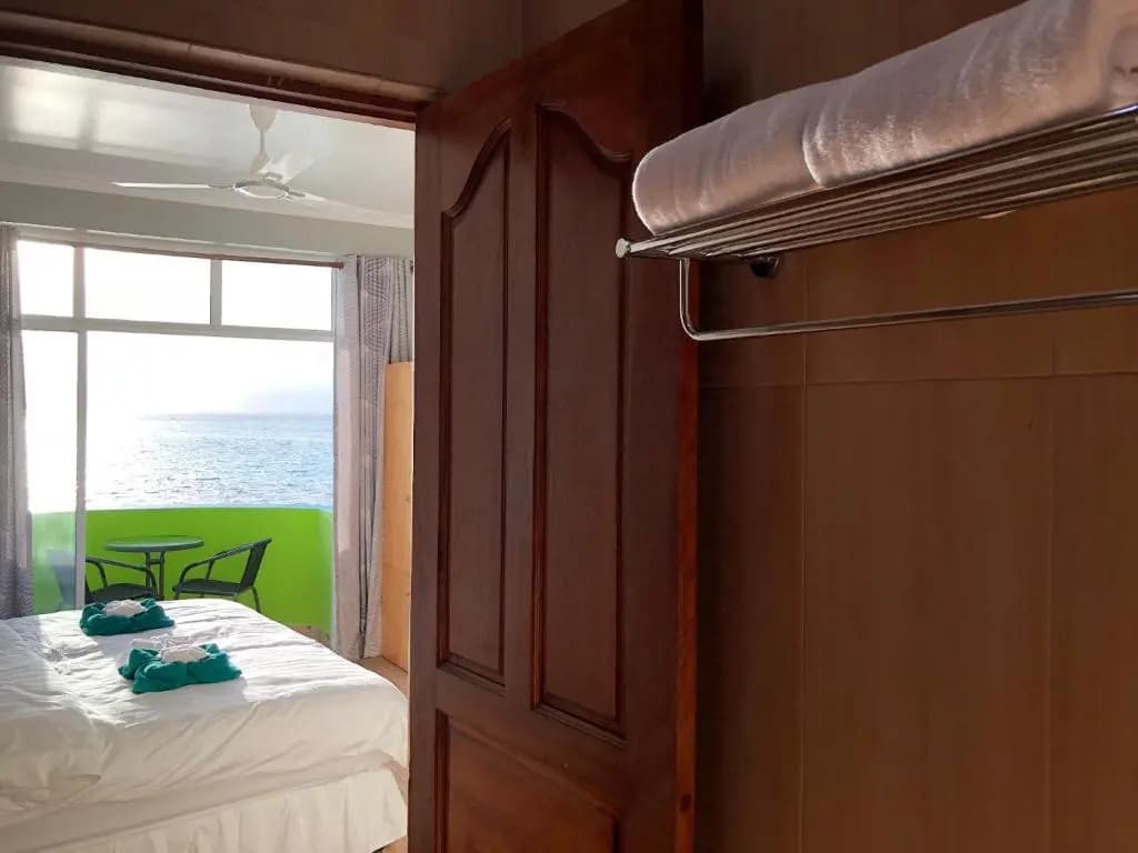 Iris Beach Residence - photo 4