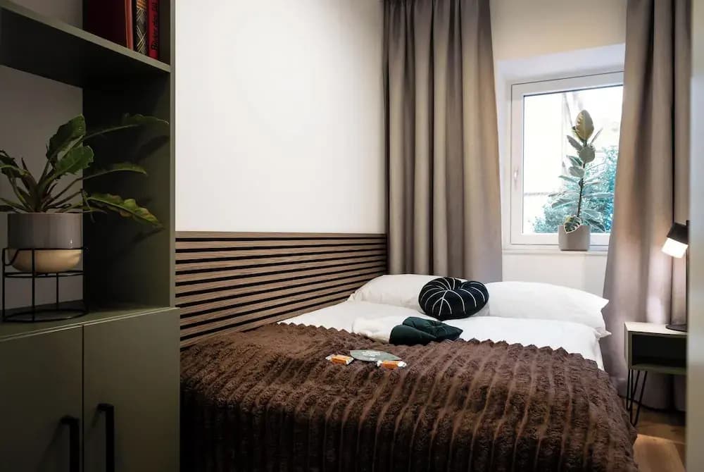 Urban Jungle Apartments - photo 1
