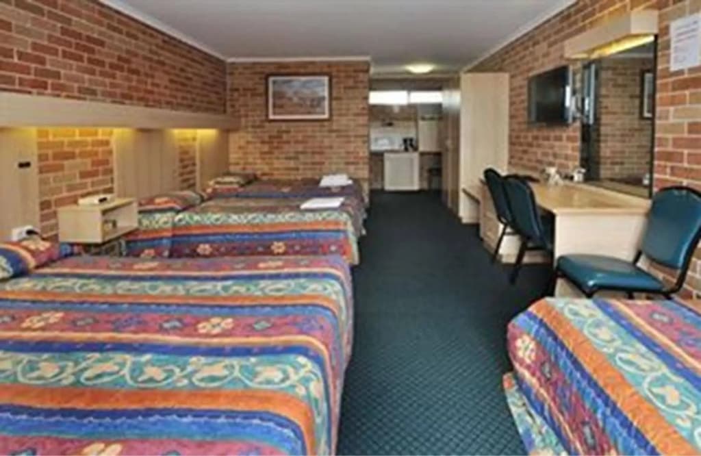 Windsor Riverview Inn - photo 12