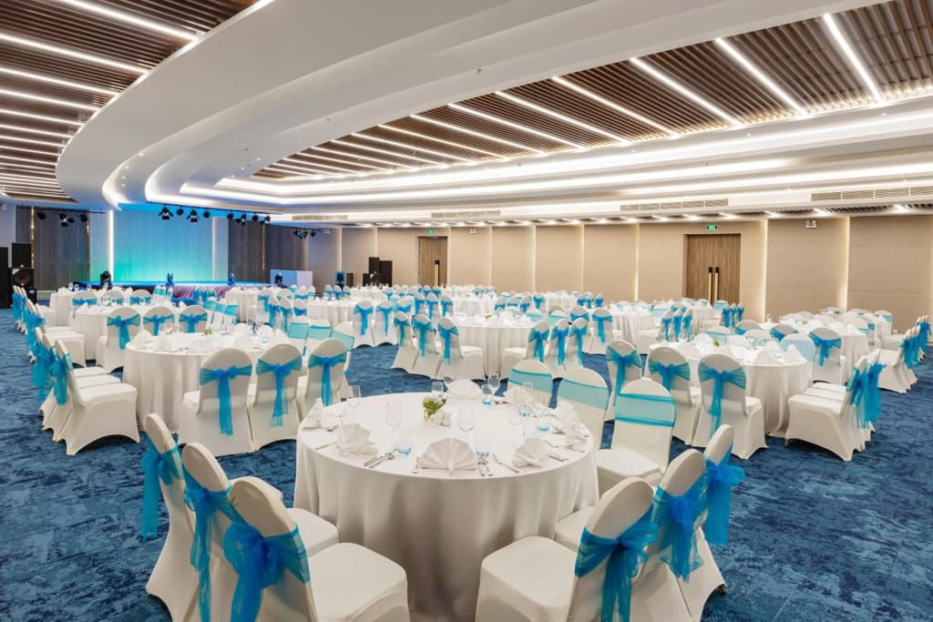Melia Danang Beach Resort - photo 21