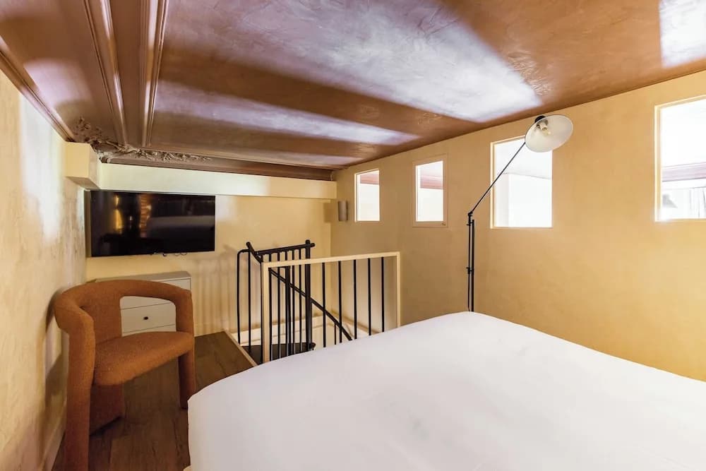 Exclusive Hotels - photo 2