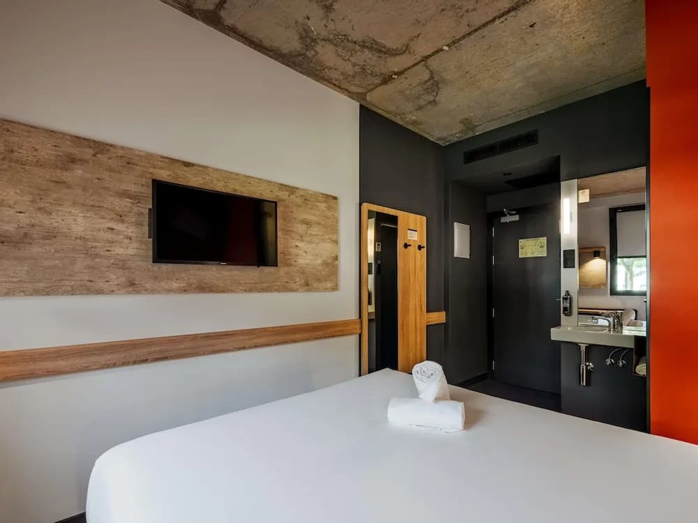 Ibis Budget Madrid Aeropuerto - photo 34