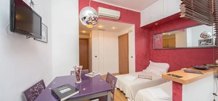 Purple Home Vatican - photo 21