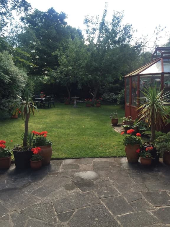 Lolas Bed And Breakfast - photo 11
