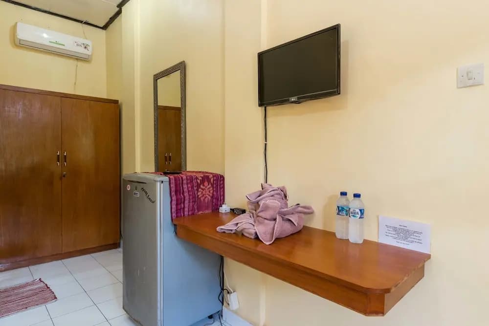 RedDoorz near Duyung Beach Sanur - photo 2