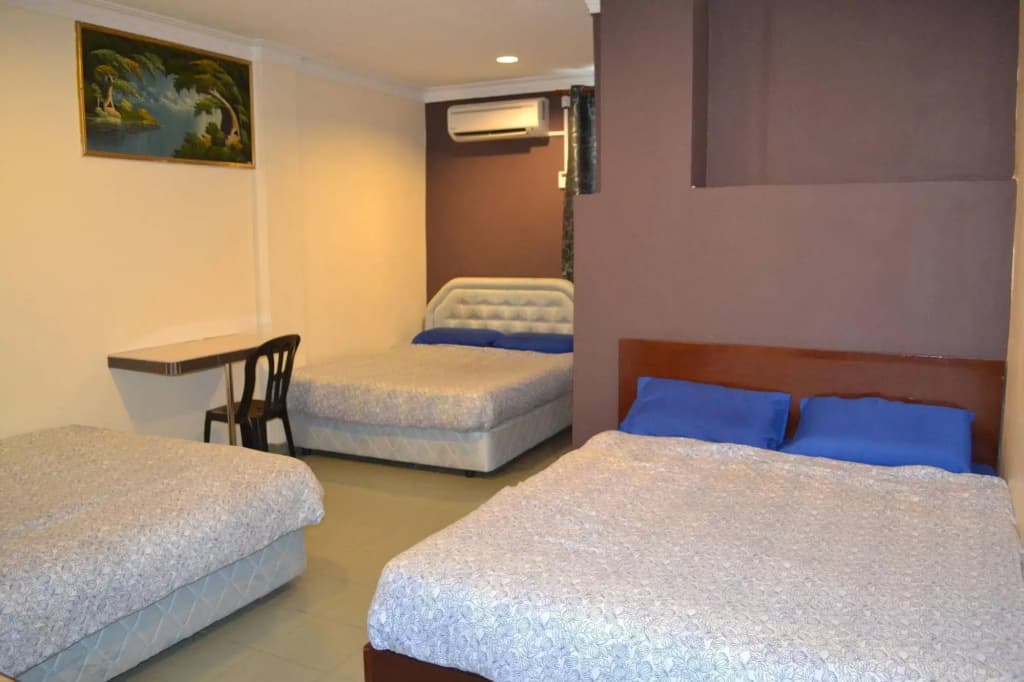 Hotel Indah - photo 4