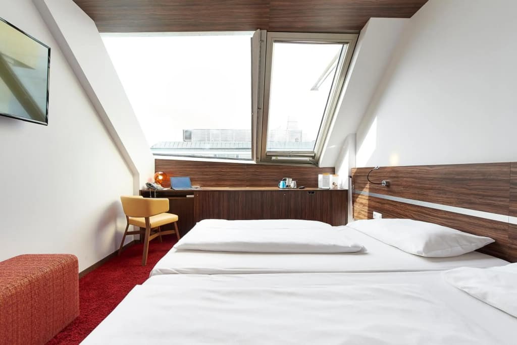 Simm’s Hotel – the cityhotel next to Metro U3 - photo 4