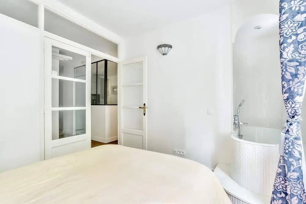 Apartment With Balcony Near Gare Montparnasse - photo 6