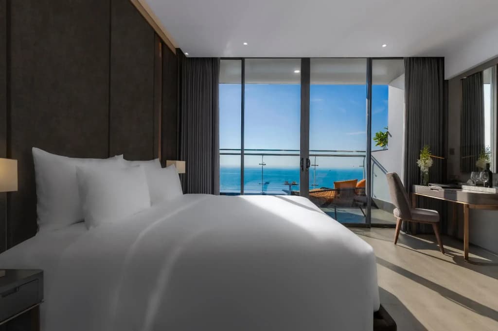 Le Sands Oceanfront Danang Hotel - photo 20
