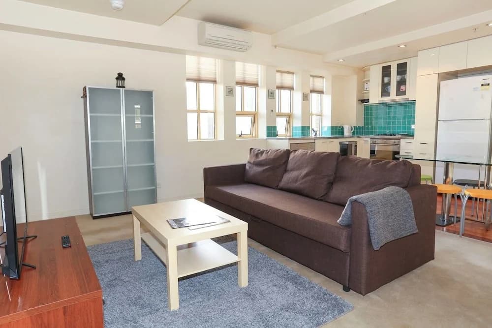 2 Beds 2 Baths Free Carpark behind State Library - photo 4