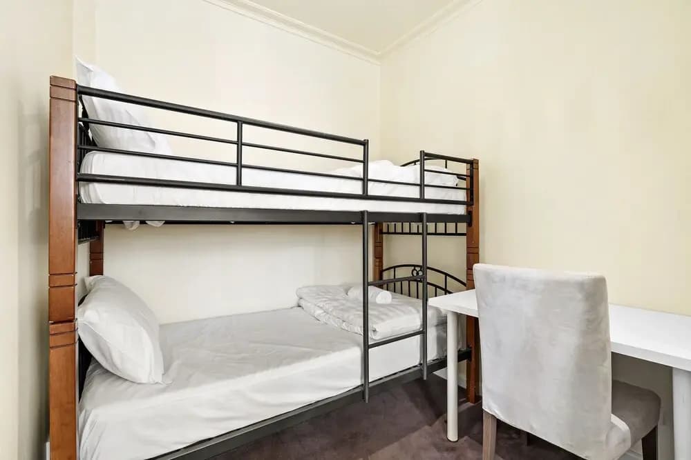 ELIZA, 2BDR Melbourne Apartment - photo 12