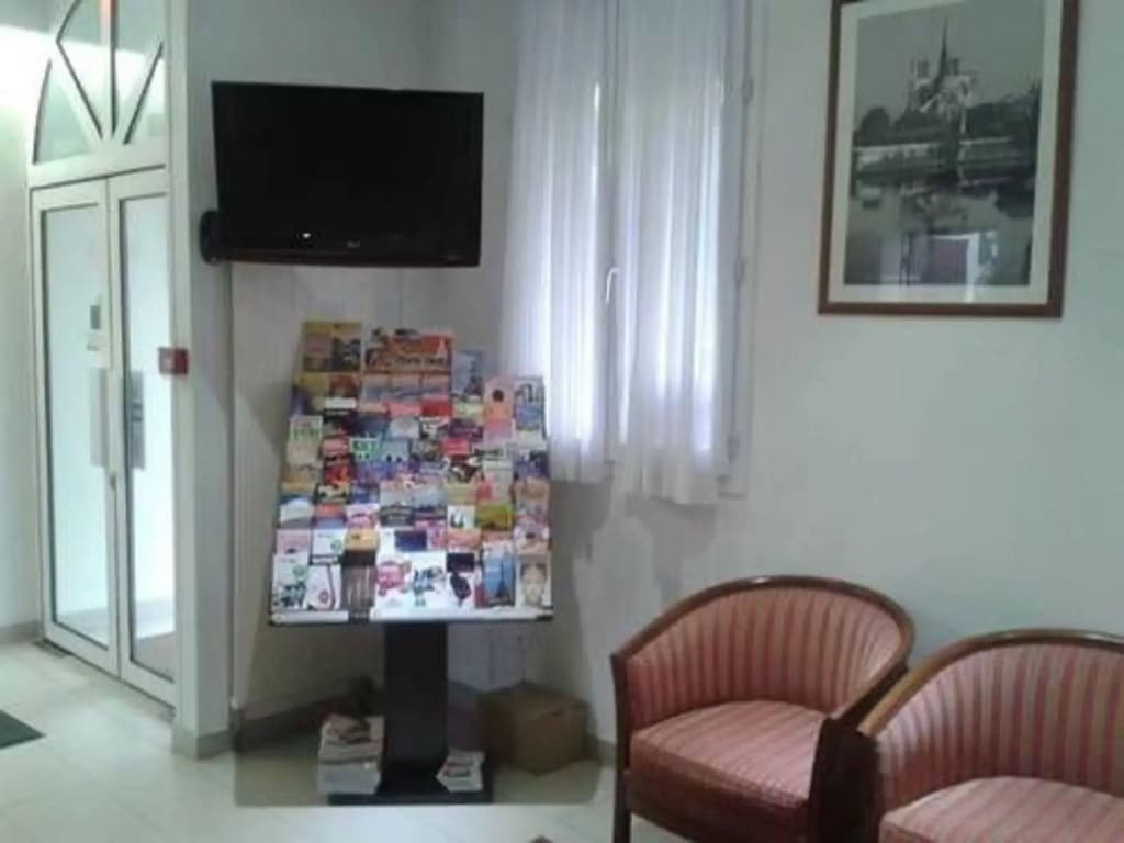 Hotel Lilas Gambetta - photo 14
