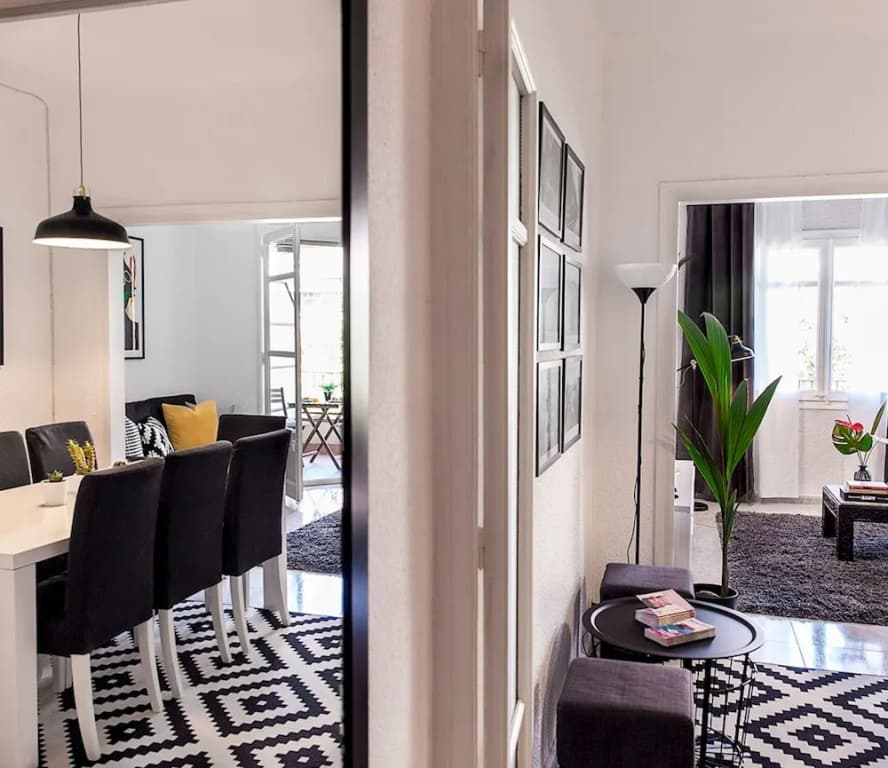 Prime Eixample Hideaway 6 Guests With Balcony by Myrentalhost - photo 4
