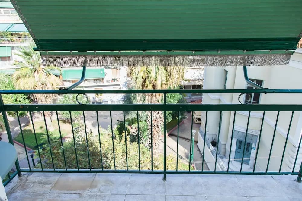 Brand new apt in central Athens - photo 10