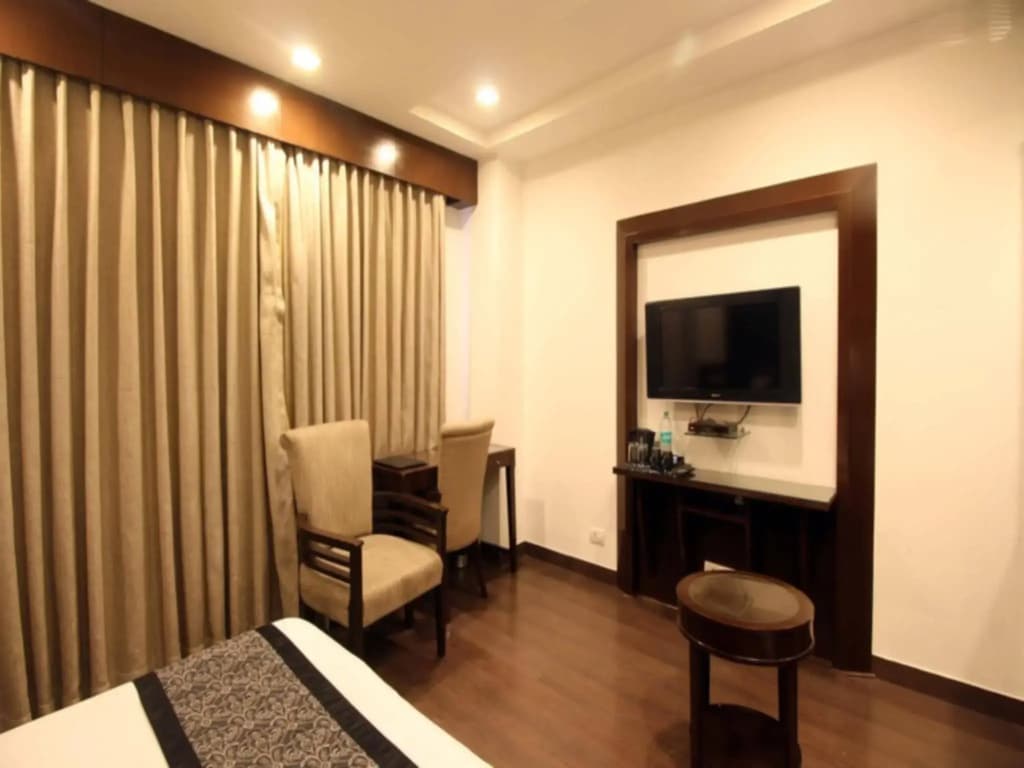 Hotel Bellvue - photo 3