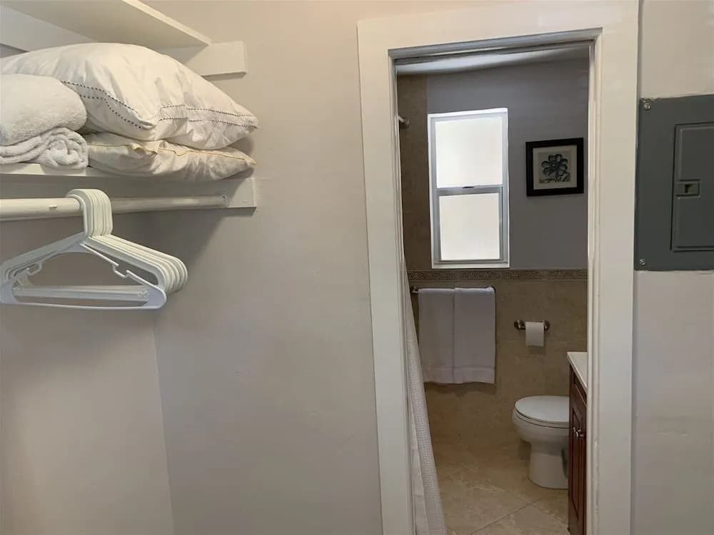 Cozy Coconut Grove Studio - main photo
